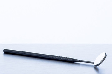 A dentist's tool (morror)