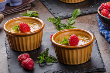 Delicious creme brulee