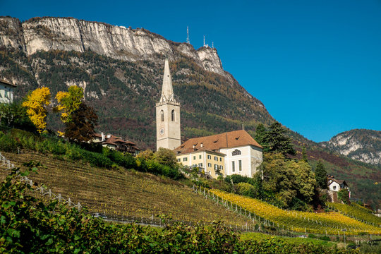 Medelkamm mit Kalterer Kirche