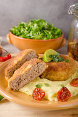 Minced meat schnitzel with cheese