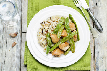 Balsamic chicken with green beans and brown rice
