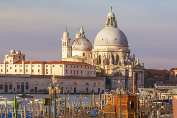 Fototapeta na wymiar basilica Santa Maria della Salute, Venice