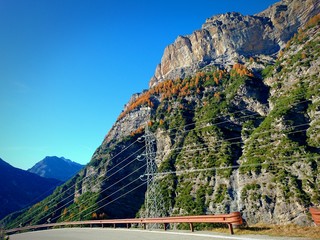 La strada negli Alpi