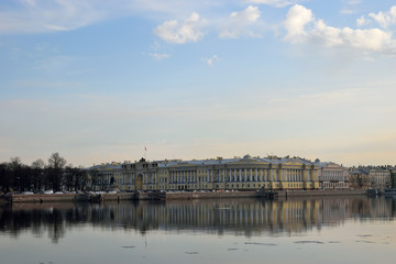 Fototapeta na wymiar View of Senate square and the building