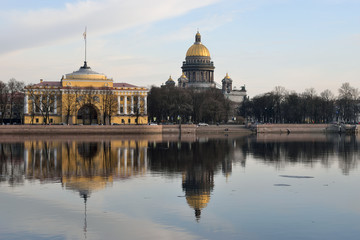 Fototapeta na wymiar Views of the River Neva, the Admiralty embankment