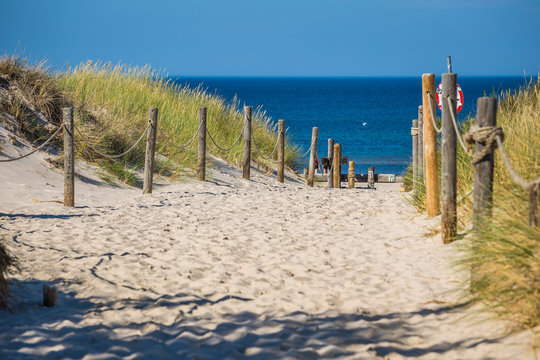 Fototapeta Sandy beach in Leba town, Baltic Sea, Poland