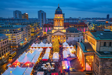 Christmas market, Deutscher Dom and konzerthaus in Berlin, Germany - obrazy, fototapety, plakaty