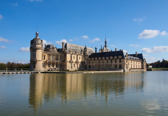 Fototapeta na wymiar Chantilly castle - a view from the lake, France
