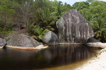 Seychelles, Rocks, Jungle, Lake © Joerg