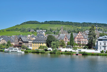 Fototapeta na wymiar der bekannte Weinort Traben-Trarbach an der Mosel,Rheinland-Pfalz,Deutschland