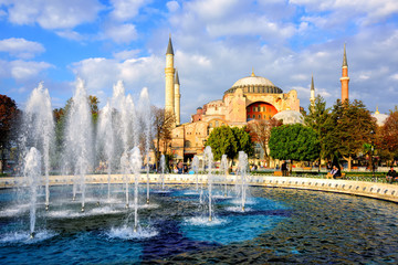 Fototapeta na wymiar Hagia Sophia basilica, Sultanahmet, Istanbul, Turkey