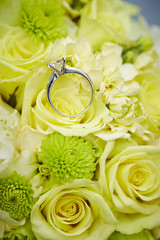 Ring with flower bouquet