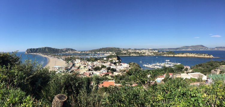l'istmo di Miseno baia monte di procida viste dall'alto
