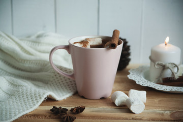 Obraz na płótnie Canvas a mug of hot cocoa and marshmallows