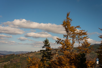 Fototapeta na wymiar Krajobraz szczyrk jesień wyciąg
