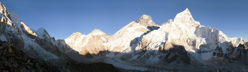 Evening panoramic view of Mount Everest from Kala Patthar