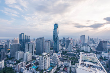 Fototapeta na wymiar Cityscape Bangkok modern office buildings, condominium in Bangko