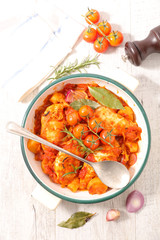 chicken fillet with tomato and rosemary