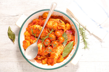 chicken fillet with tomato and rosemary
