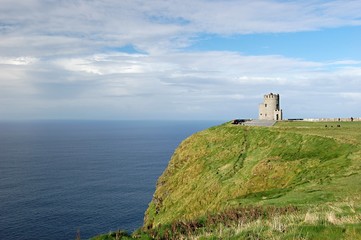 Fototapeta na wymiar O'Briens Tower on Cliffs of Moher Ireland