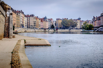 Quai Saint Vincent sur la Saône à Lyon
