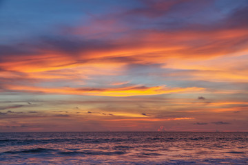 Obraz premium Colorful sunset on the andaman sea, Phuket, Thailand