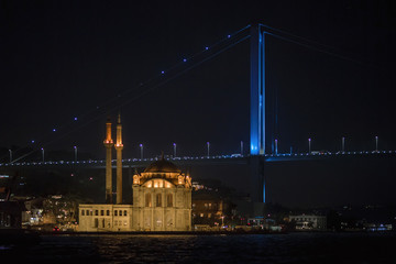 Fototapeta na wymiar Iconic Istanbul view of The Bridge and The Mosque at night