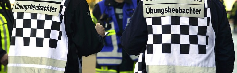 Feuerwehr Übungseinsatz mit Übungsbeobachtern