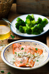 trout fillet  stewed with sauce .