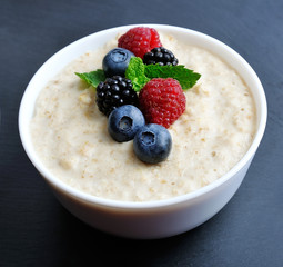 Porridge bowl with berries