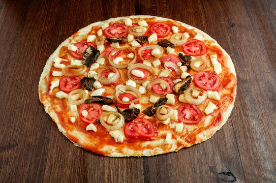 Pizza with mushrooms and cheese