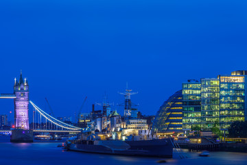 Obraz premium London cityscape including Tower Bridge, HMS Belfast and More London riverside