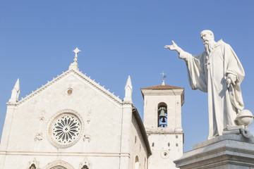 Fototapeta premium Basilica e Monumento - San Benedetto da Norcia