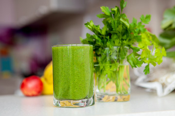 Vitamin cleansing green smoothie. Detox
