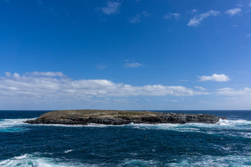 Fototapeta na wymiar Kangaroo Island Coast Line near Admiral Arch. Southern Australia