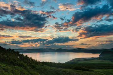 Obraz premium Russia Far East Region Sea of Japan. Beautiful sunrise in the Gulf of Vladimir.