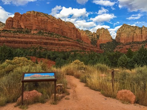 Sedona, Arizona Red Rocks And Hiking Trail