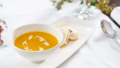 Obraz na płótnie Canvas pumpkin cream soup