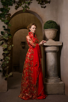 Girl at the image of Turkish sultan's wife