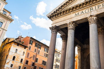 Fototapeta premium architectural pantheon detail in rome, italy