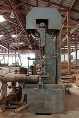 Fototapeta na wymiar Vertical bandsaws machine in factory