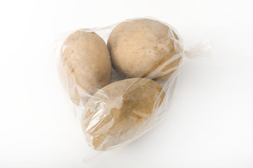 袋に入ったじゃがいも