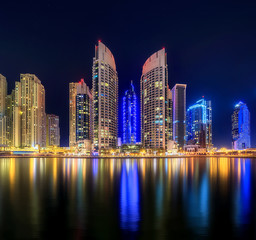 Obraz na płótnie Canvas Dubai Marina bay, UAE
