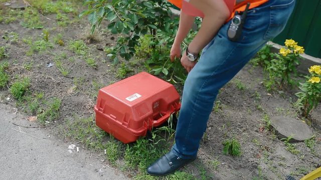 Worker fold geodetic device for surveying