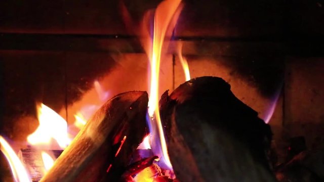 Fogo na lareira.