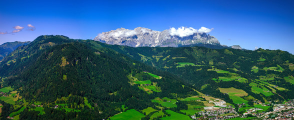 Fototapeta na wymiar Beautiful mountain landscape view in Alps