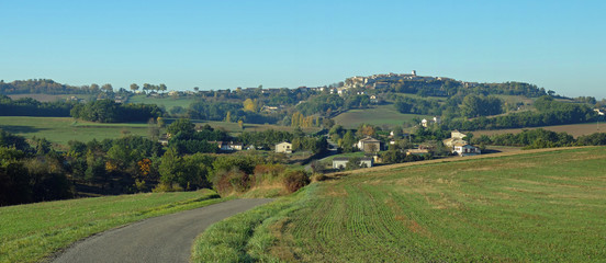 Castelnau de Montmirail, Castèlnòu de Montmiralh, Tarn