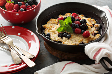 Berry crumble in a cast iron pan