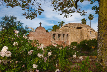 Fototapeta na wymiar Gardens at Mission San Juan Capistrano