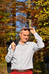 Obraz premium Spaziergang im Herbstwald